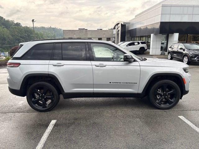 2023 Jeep Grand Cherokee Altitude 4x4