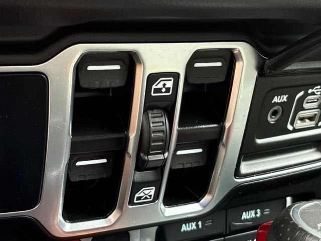 2025 Jeep Gladiator Mojave X