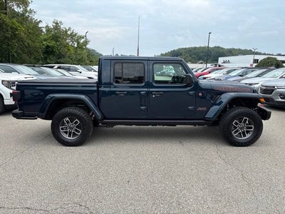 2025 Jeep Gladiator Mojave X