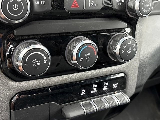 2025 RAM 1500 Tradesman Crew Cab 4x4 5'7" Box
