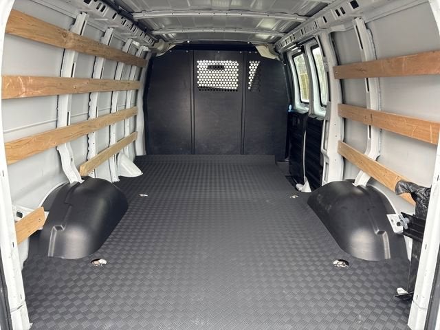 2024 Chevrolet Express Cargo 2500 WT