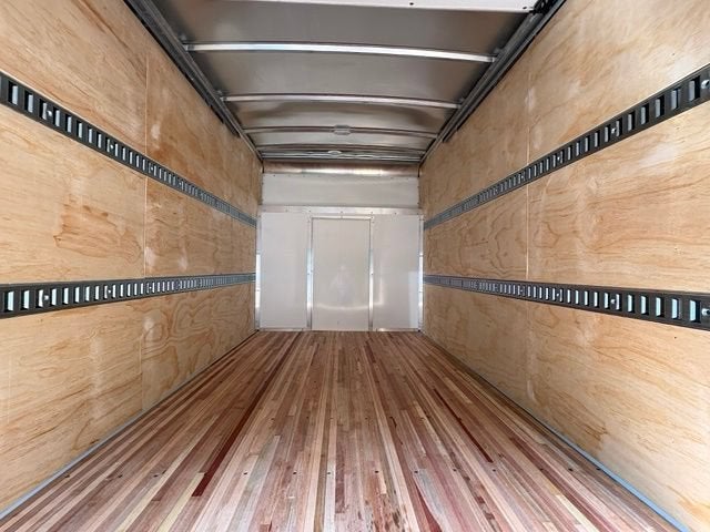 2026 GMC Savana Cutaway 3500 1WT