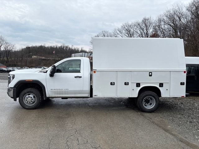 2026 GMC Sierra 3500 HD Chassis Cab Pro
