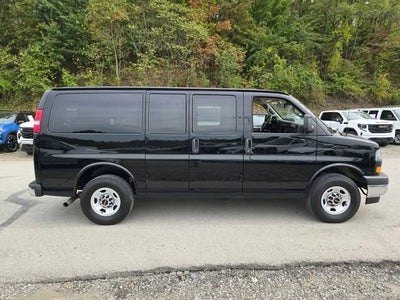 2025 GMC Savana Passenger 2500 LT