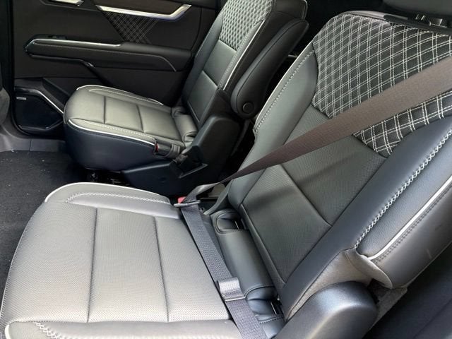 2026 GMC Acadia Denali - Photo 5