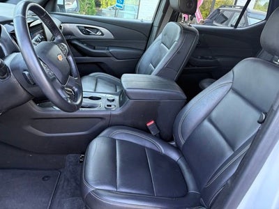 2022 Chevrolet Traverse LT Leather