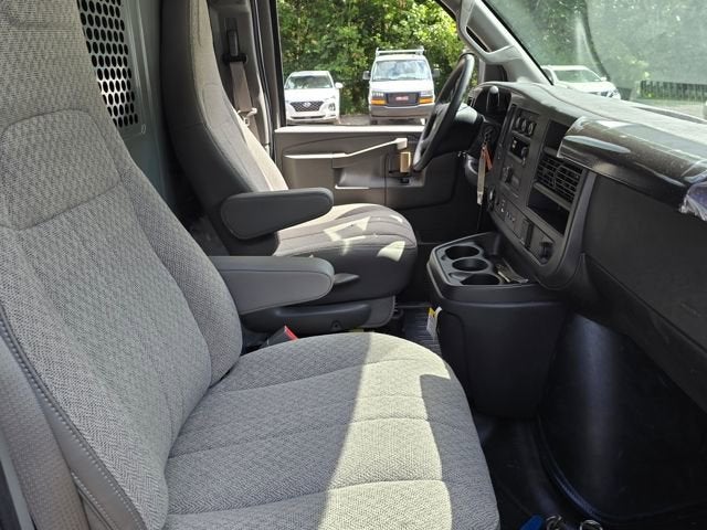 2025 GMC Savana Cargo 2500 Work Van