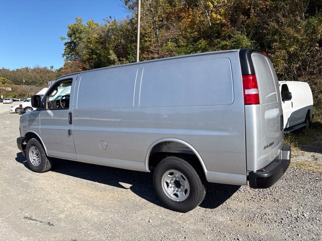 2027 GMC Savana Cargo 1WT