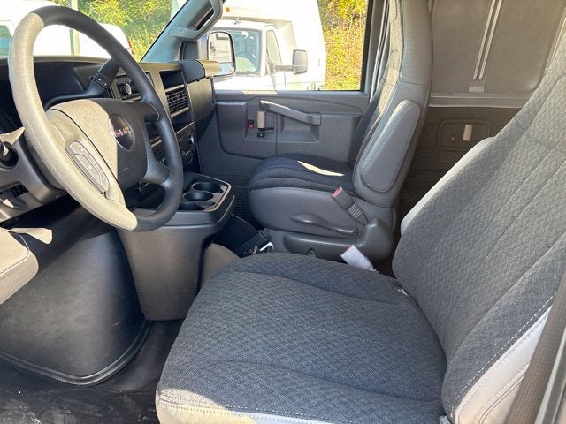 2027 GMC Savana Cargo 1WT