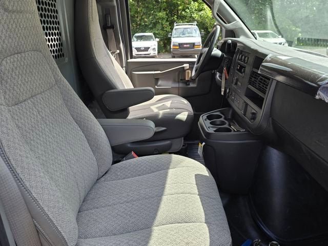 2025 GMC Savana Cargo 2500 Work Van