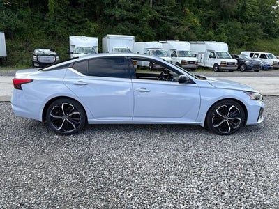 2023 Nissan Altima SR FWD