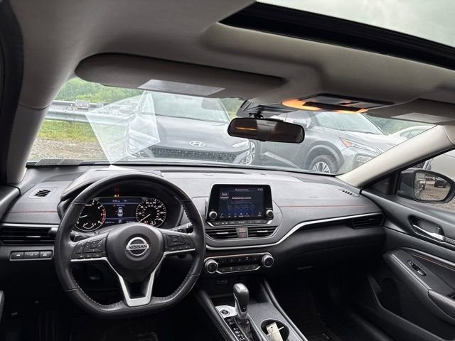 2022 Nissan Altima SR Intelligent AWD