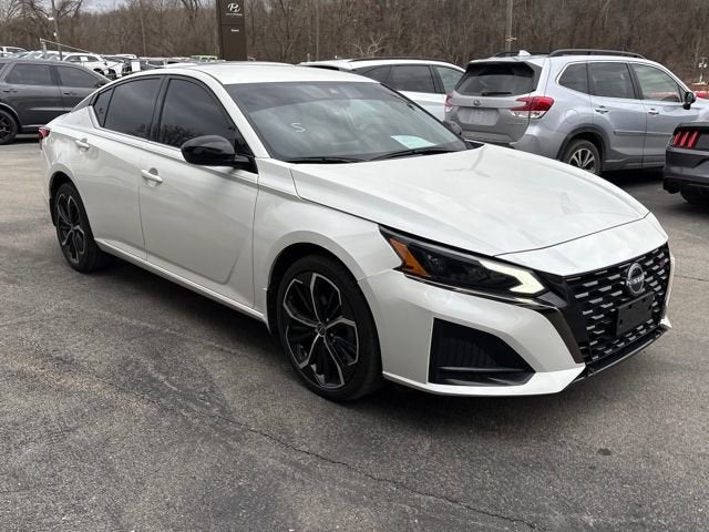 2023 Nissan Altima SR Intelligent AWD