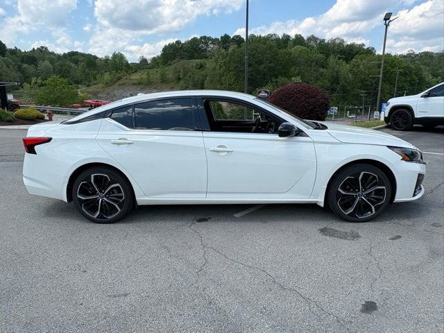 2023 Nissan Altima SR Intelligent AWD