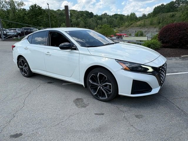 2023 Nissan Altima SR Intelligent AWD