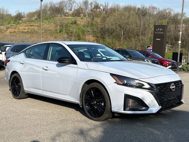 2023 Nissan Altima SR Intelligent AWD