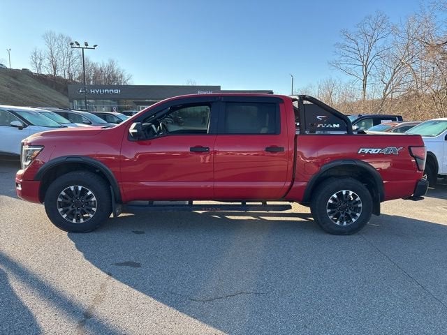 2024 Nissan TITAN Crew Cab PRO-4X 4x4