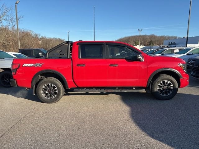 2024 Nissan TITAN Crew Cab PRO-4X 4x4