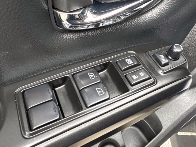 2024 Nissan TITAN Crew Cab PRO-4X 4x4