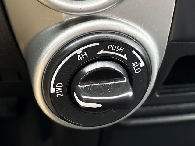 2019 Nissan TITAN SV