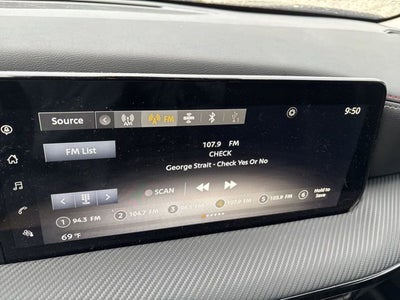 2025 Nissan Kicks SR Intelligent AWD