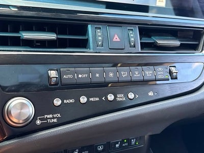 2024 Lexus ES 300h ES 300h