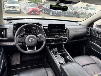 2023 Nissan Pathfinder SL 4WD