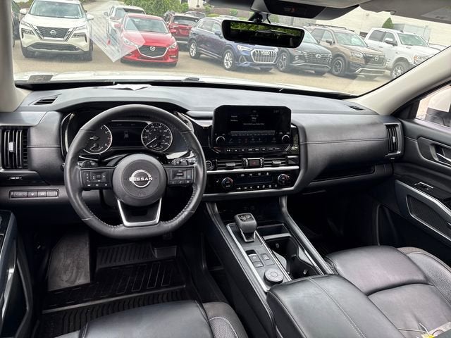 2023 Nissan Pathfinder SL 4WD