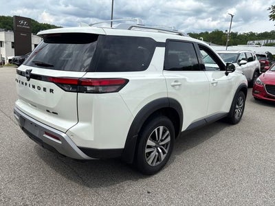 2023 Nissan Pathfinder SL 4WD
