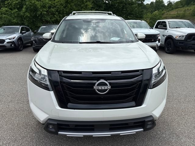 2023 Nissan Pathfinder SL 4WD