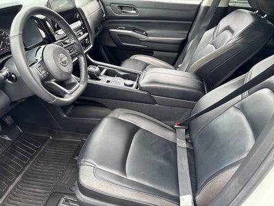 2023 Nissan Pathfinder SL 4WD
