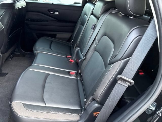 2024 Nissan Pathfinder SL 4WD