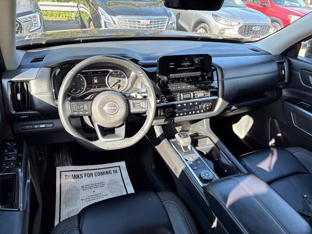2023 Nissan Pathfinder SL 4WD