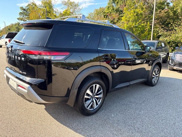 2023 Nissan Pathfinder SL 4WD