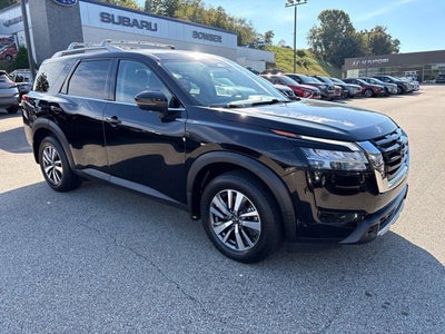 2023 Nissan Pathfinder SL 4WD