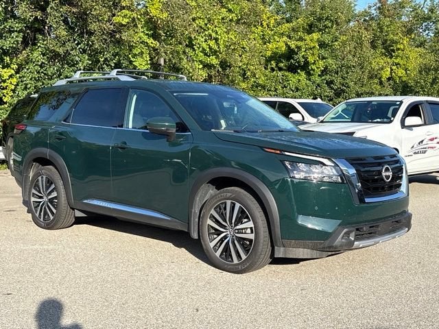 2025 Nissan Pathfinder Platinum 4WD
