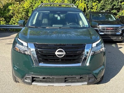 2025 Nissan Pathfinder Platinum 4WD