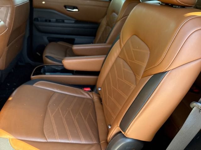 2023 Nissan Pathfinder Platinum 4WD