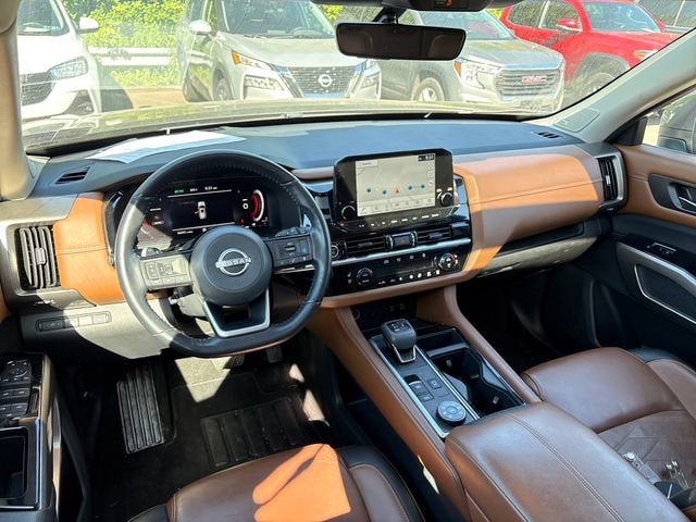 2023 Nissan Pathfinder Platinum 4WD
