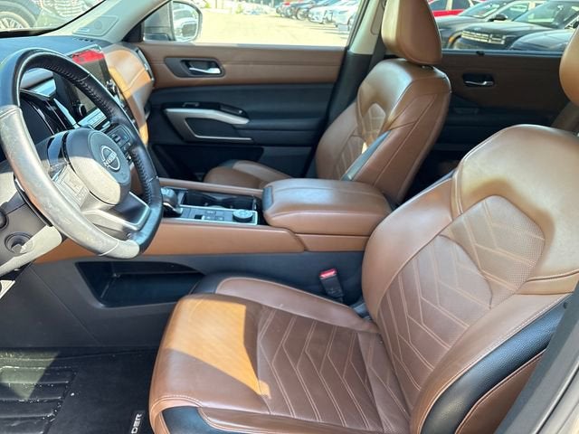 2023 Nissan Pathfinder Platinum 4WD
