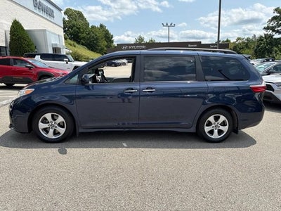 2020 Toyota Sienna LE