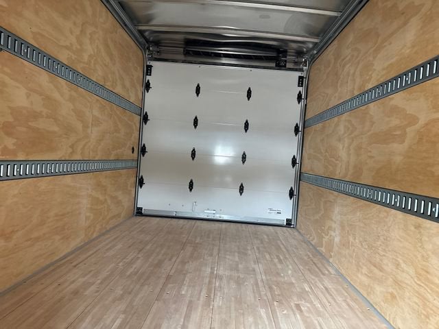 2026 GMC Savana Cutaway 3500 1WT