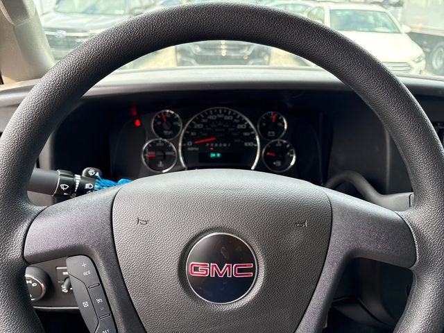 2025 GMC Savana Cutaway 3500 1WT