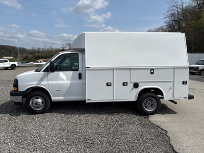 2025 GMC Savana Cutaway 3500 1WT