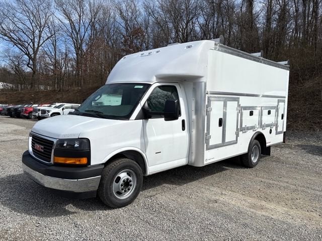 2026 GMC Savana Cutaway 3500 1WT