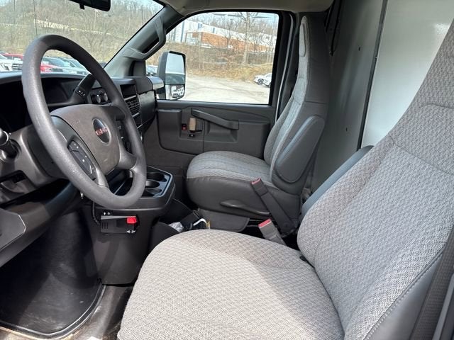 2026 GMC Savana Cutaway 3500 1WT