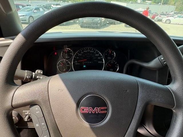 2026 GMC Savana Cutaway 3500 1WT