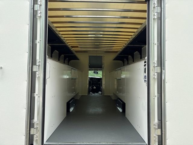 2026 GMC Savana Cutaway 4500 2WT