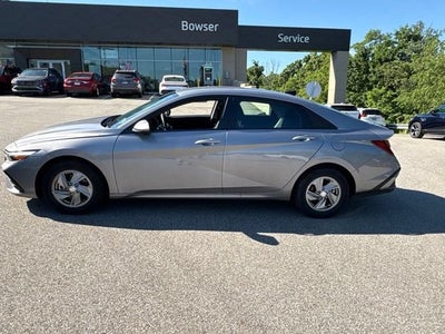 2025 Hyundai Elantra SE